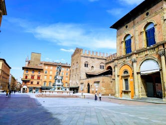 Historisch centrum van verkenningsspel en tour van Bologna